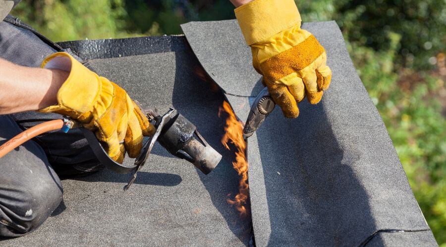 Professional gutter cleaning in Union City, CA